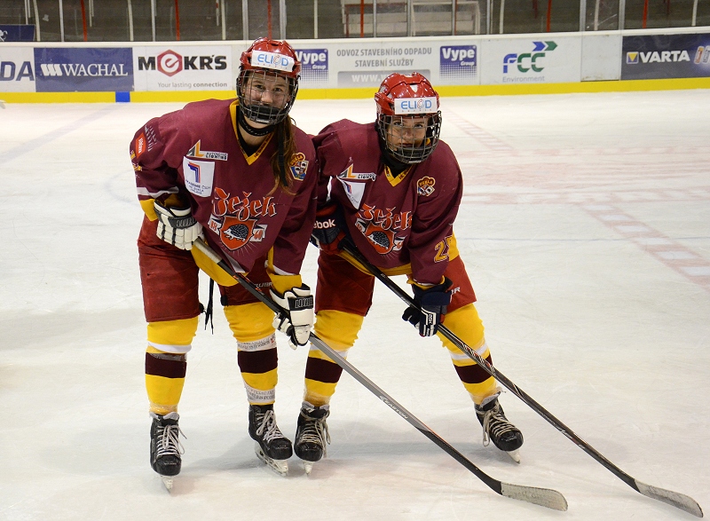 Kristýna Kaltounková a Nikola Dýcková v jihlavském A-týmu mladšího dorostu
