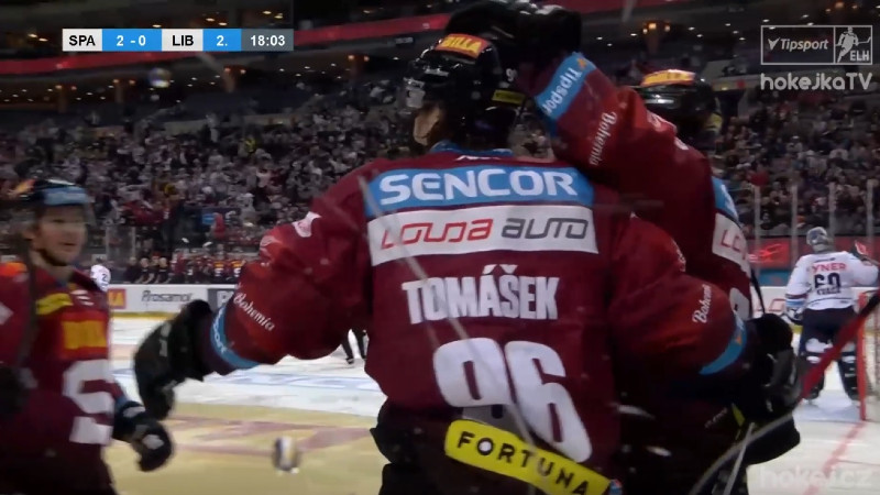 Tomášek dal první góly po návratu z KHL, výhru Sparty řídil třemi body
